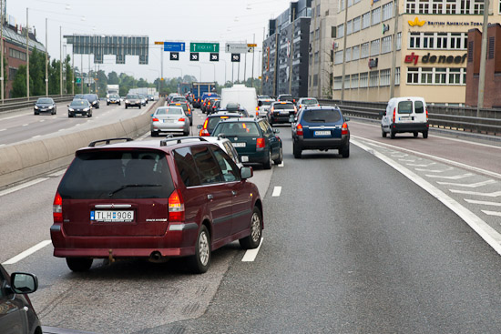 Strax före Tomtebodakurvan, norrgående riktning Strax före Tomtebodakurvan, norrgående riktning
