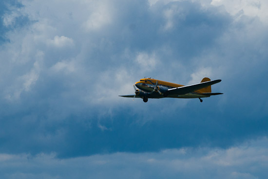 DC-3:an bjöd även på en uppvisning i luften DC-3:an bjöd även på en uppvisning i luften