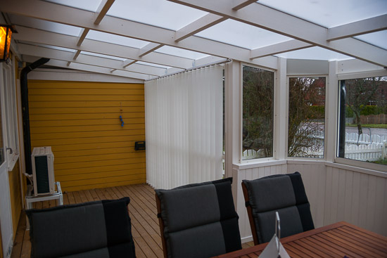 Lamellgardinerna sitter på plats Lamellgardinerna sitter på plats