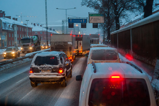 För korta avstånd och uppretaper människor skapar extra köer För korta avstånd och uppretaper människor skapar extra köer