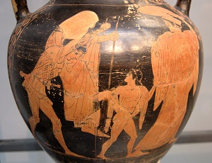 Grekisk amfora med Aeneas, bärande på sin far Anchises från det brinnande Troja, tillsammans med sonen Iulus och sin fru Grekisk amfora med Aeneas, bärande på sin far Anchises från det brinnande Troja, tillsammans med sonen Iulus och sin fru